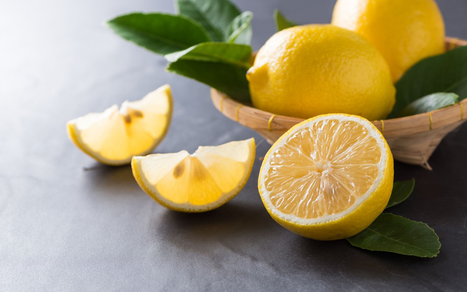 الفرق بين الليمون الحلو والحامض