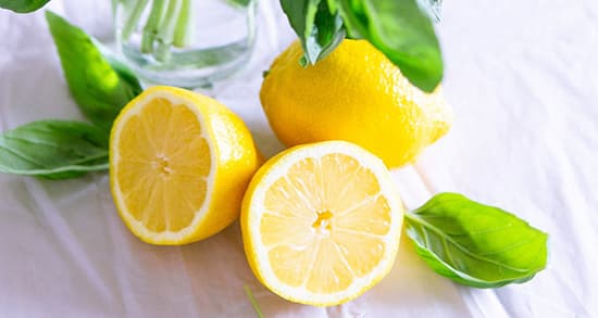 فوائد الليمون الأخضر مع الماء